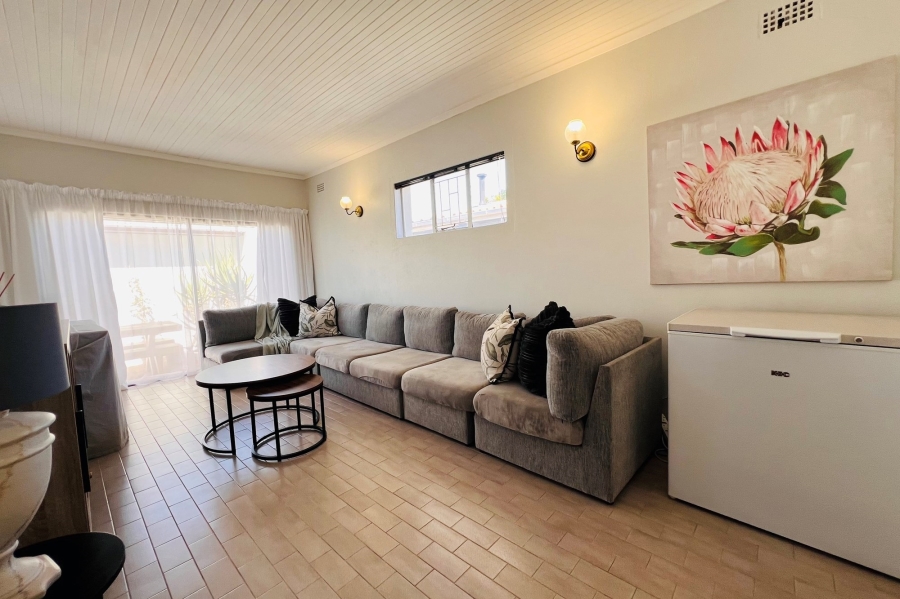 To Let 4 Bedroom Property for Rent in Goodwood Estate Western Cape